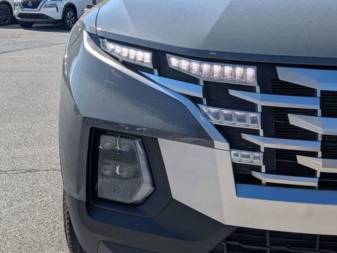 Used 2022 Hyundai Santa Cruz SEL Premium image 9