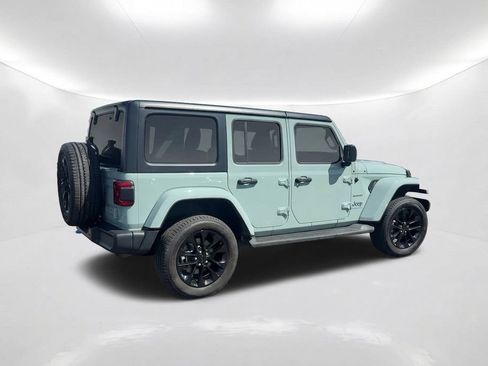 Used 2023 Jeep Wrangler Unlimited Sahara w/ Cold Weather Group AWD/4WD image 6