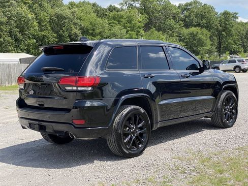 Used 2021 Jeep Grand Cherokee Laredo X AWD/4WD image 5