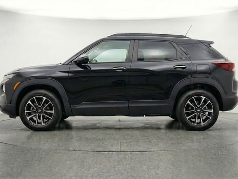 Used 2025 Chevrolet TrailBlazer LT FWD image 5