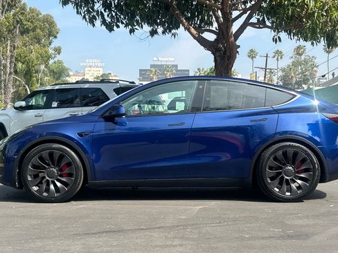 Used 2022 Tesla Model Y Performance AWD/4WD image 7