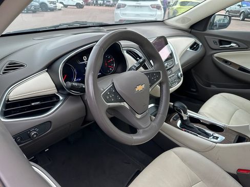 Used 2024 Chevrolet Malibu LT FWD image 2