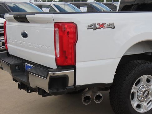 Used 2025 Ford F250 XLT AWD/4WD image 12