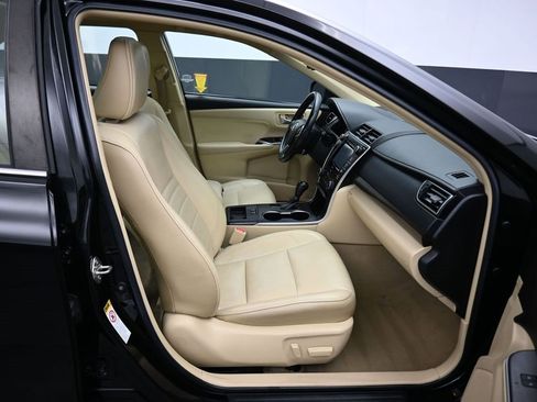 Used 2017 Toyota Camry XLE image 41