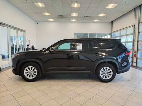 Used 2024 Toyota Grand Highlander XLE image 6