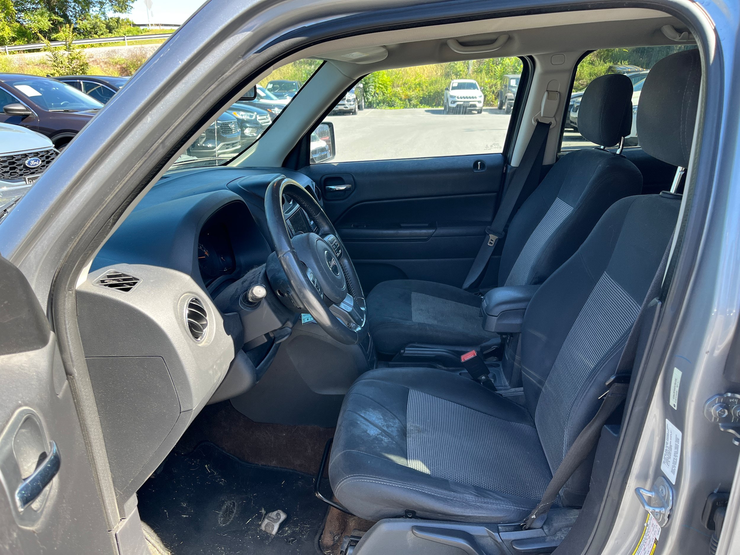 Used 2014 Jeep Patriot Latitude AWD/4WD image 12