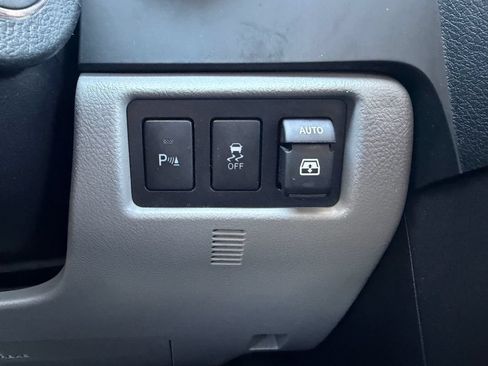 Used 2018 Toyota Sequoia Platinum AWD/4WD image 36