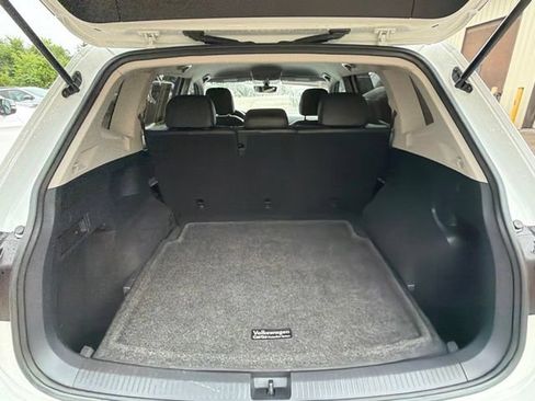Used 2020 Volkswagen Tiguan SE AWD/4WD image 11