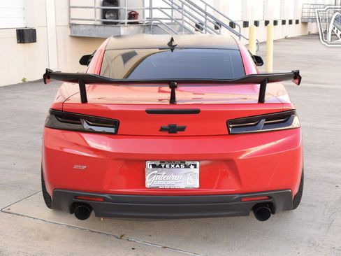 Used 2016 Chevrolet Camaro SS image 22