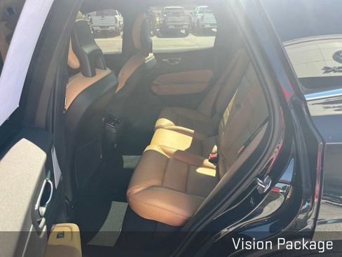 Used 2018 Volvo XC60 T6 Inscription w/ Luxury Seat Package AWD/4WD image 31