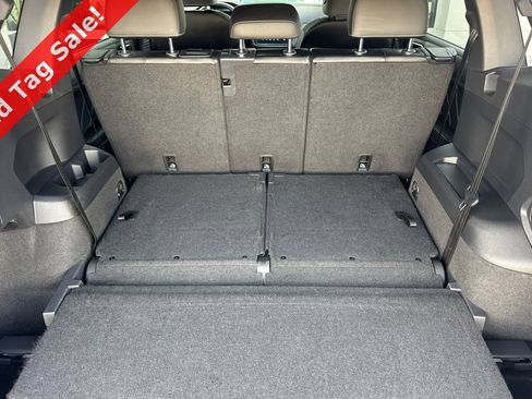 Certified 2022 Volkswagen Tiguan SE R-Line image 16