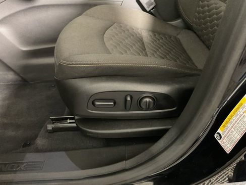 Used 2021 Chevrolet Equinox LT AWD/4WD image 21