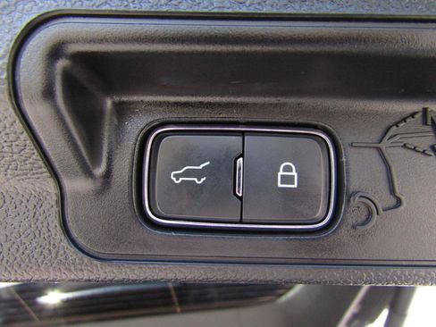 Used 2023 Ford Explorer XLT w/ Equipment Group 202A AWD/4WD image 8