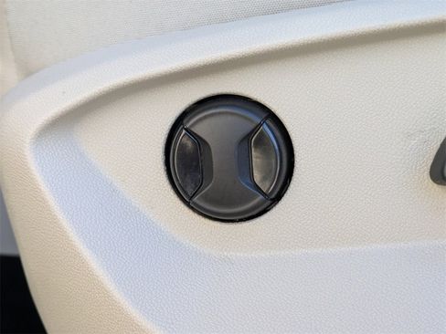 Used 2022 Volkswagen Atlas SE image 28