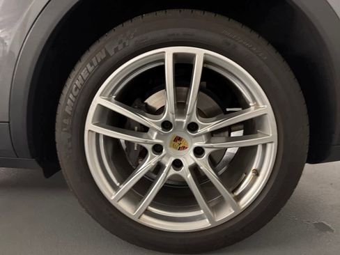 Used 2023 Porsche Cayenne image 19