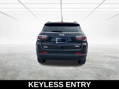 Certified 2022 Jeep Compass Latitude image 6