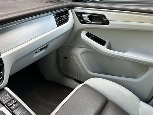 Used 2021 Porsche Macan GTS image 29