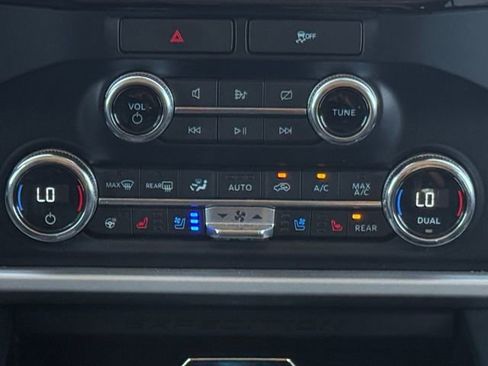 Certified 2022 Ford Expedition XLT image 4