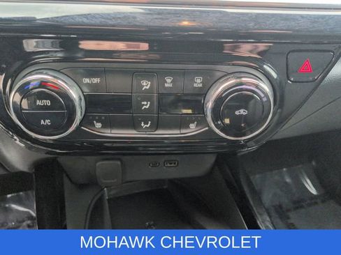 Used 2024 Chevrolet Trax ACTIV w/ Sunroof Package FWD image 18