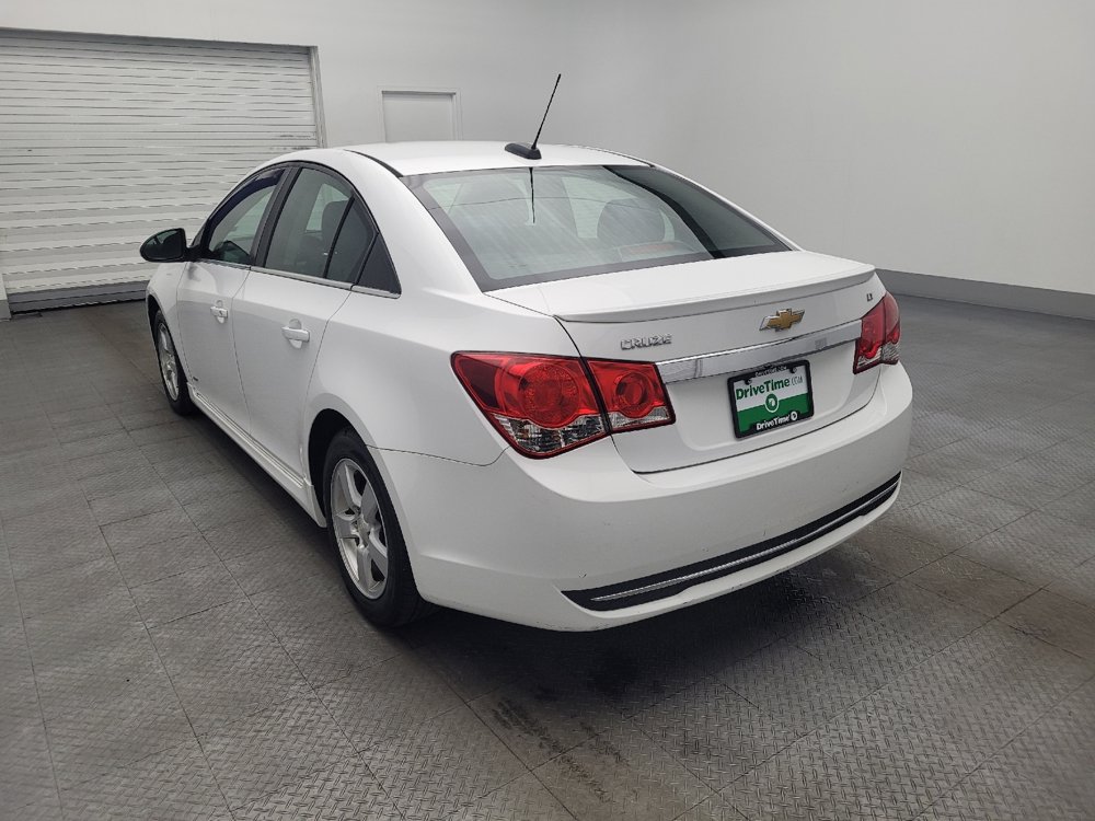 Used 2016 Chevrolet Cruze LT w/ Sun And Sound Package FWD image 5