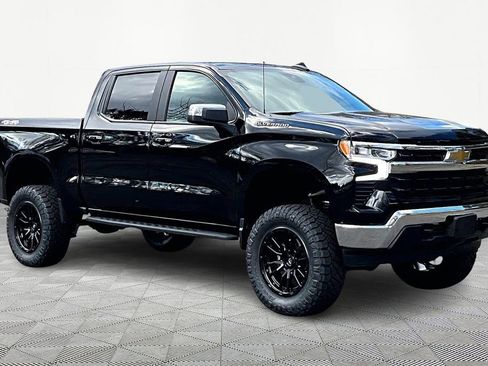 Used 2023 Chevrolet Silverado 1500 LT image 2