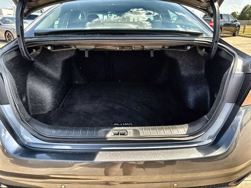 Used 2025 Nissan Altima 2.5 SV FWD image 28