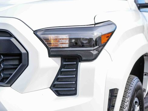 Used 2024 Toyota Tacoma TRD Sport w/ TRD Sport Upgrade Package image 5