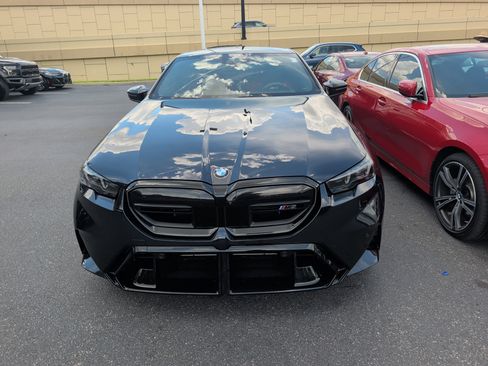 Used 2025 BMW M5 w/ Executive Package AWD/4WD image 2