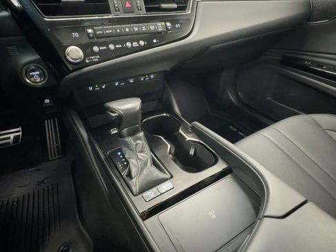 Certified 2024 Lexus ES 300h F Sport w/ Accessory Package (Z2) image 17