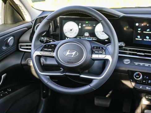 New 2026 Hyundai Elantra Limited FWD image 15