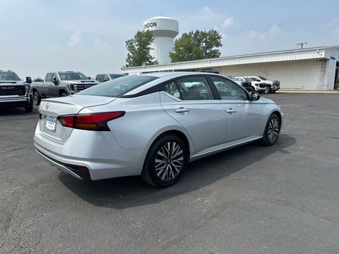 Used 2025 Nissan Altima 2.5 SV FWD image 5