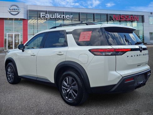 Certified 2023 Nissan Pathfinder SV w/ SV Premium Package AWD/4WD image 4