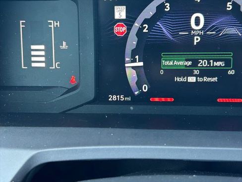 Certified 2025 Toyota Tacoma SR5 AWD/4WD image 32