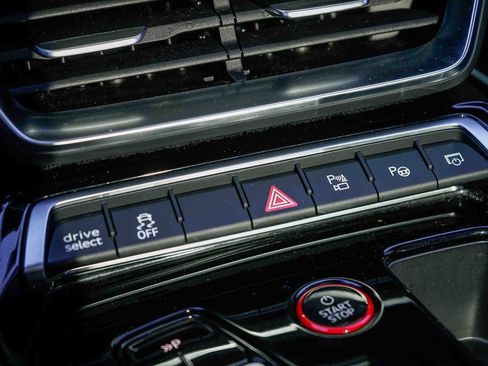 Used 2023 Audi e-tron GT Prestige image 23