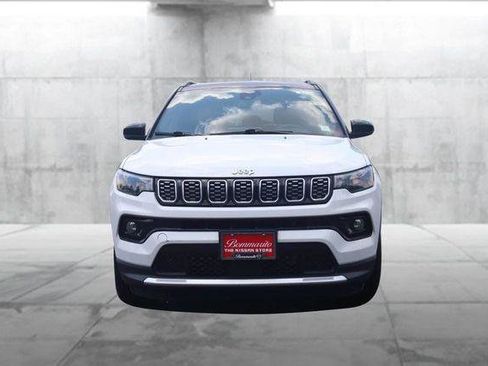 Used 2025 Jeep Compass Limited AWD/4WD image 4