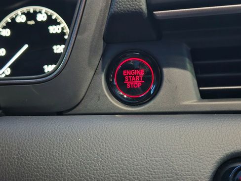 Certified 2025 Honda Pilot TrailSport image 21