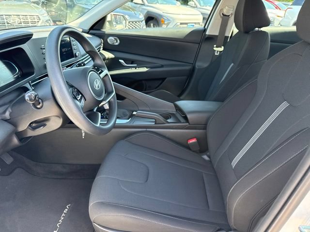 Used 2026 Hyundai Elantra SE FWD image 21