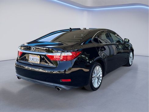 Used 2013 Lexus ES 350 w/ Luxury Pkg FWD image 6