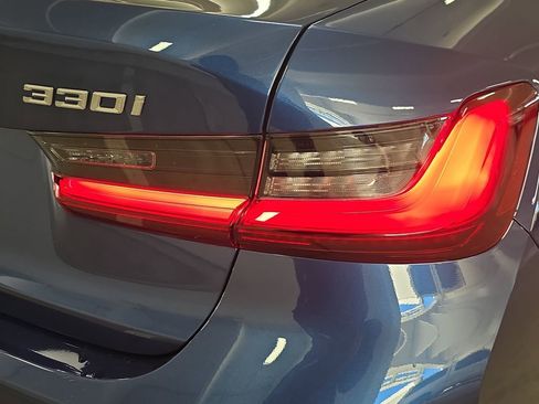 Used 2022 BMW 330i xDrive Sedan w/ Driving Assistance Package image 32