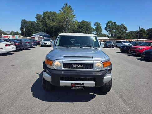 Used 2007 Toyota FJ Cruiser 2WD w/ Upgrade Pkg 1 image 1