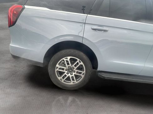 Used 2025 Ford Expedition Active image 23