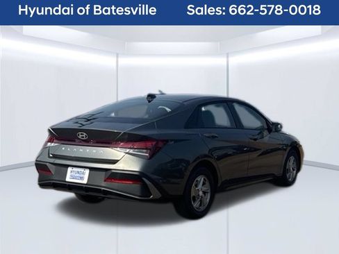 New 2026 Hyundai Elantra SE FWD image 5