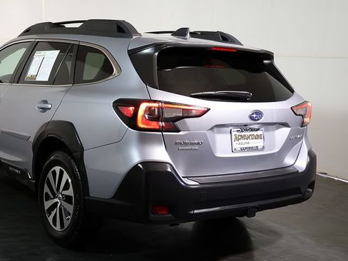 Used 2024 Subaru Outback Premium AWD/4WD image 11