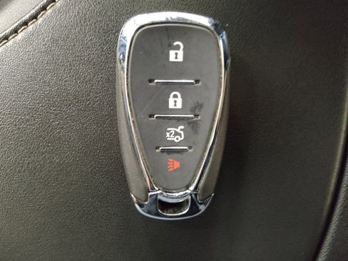 Used 2021 Chevrolet Camaro LT w/ Technology Package RWD image 32
