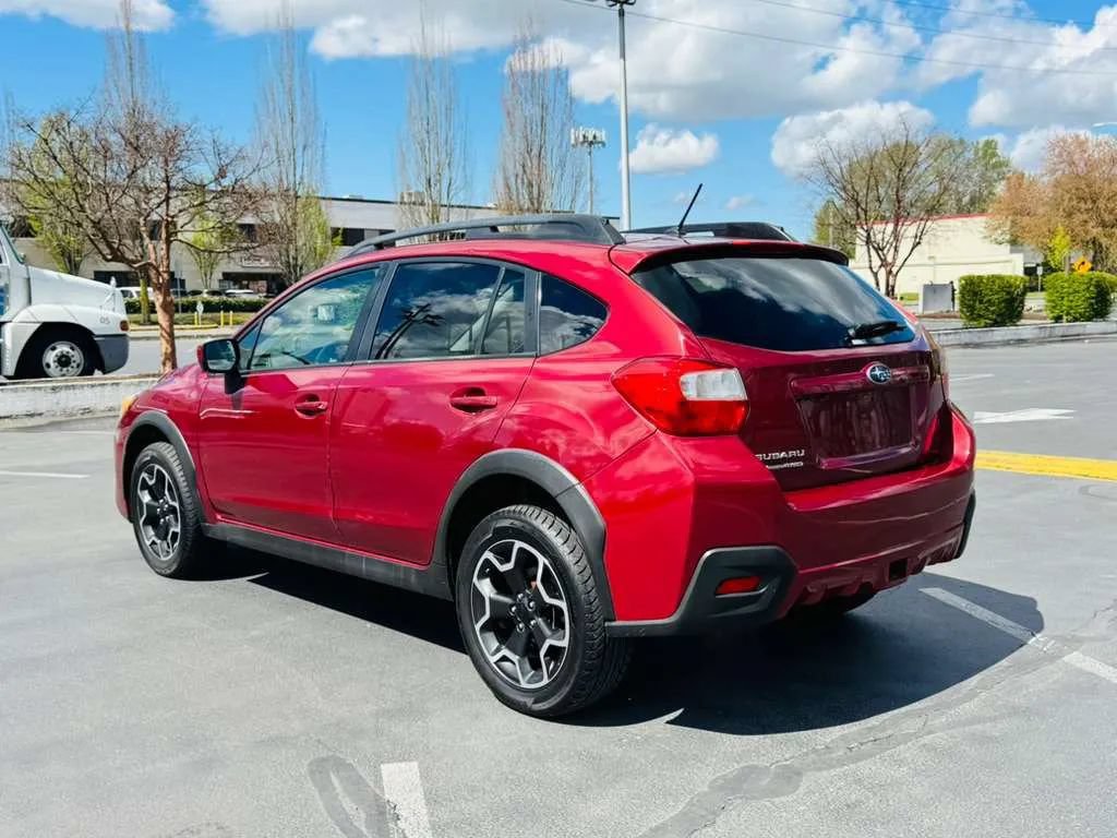 Used 2015 Subaru Crosstrek 2.0i Premium AWD/4WD image 3