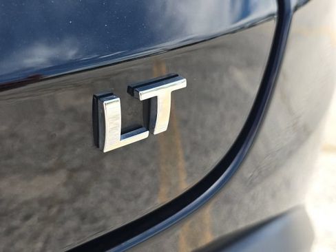 Used 2024 Chevrolet Trax LT w/ Sunroof Package FWD image 9
