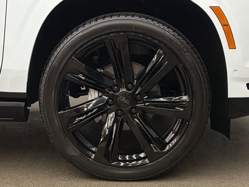 Used 2026 Cadillac Escalade ESV Sport w/ Touring Package AWD/4WD image 9