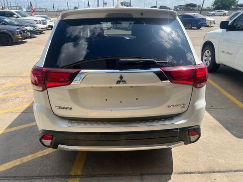 Used 2018 Mitsubishi Outlander SE FWD image 5
