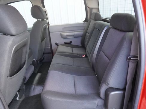 Used 2010 GMC Sierra 2500 W/T w/ Work Truck Preferred Package image 17