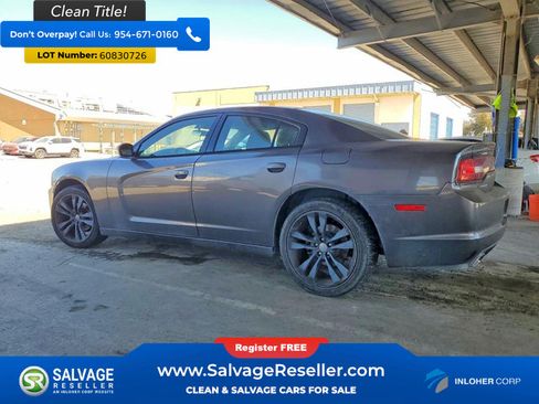Used 2014 Dodge Charger SE RWD image 3